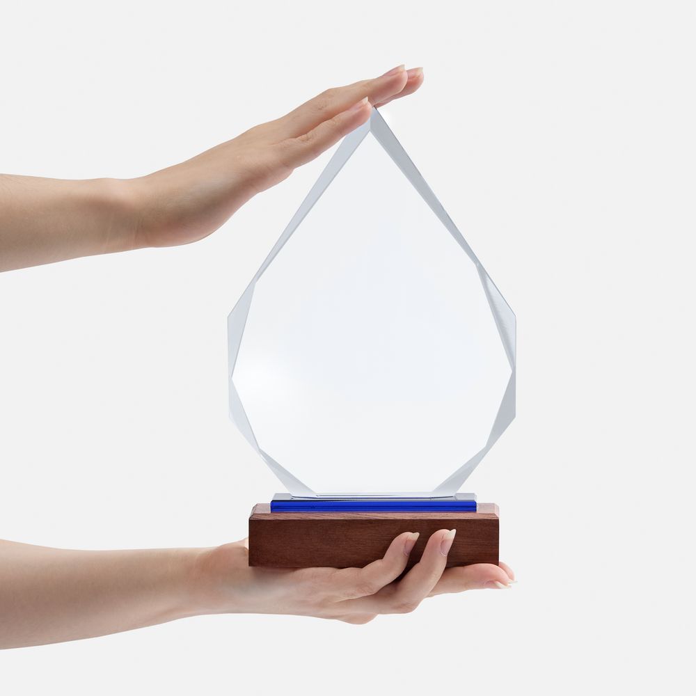 Стела Glory Daze — пример нанесения логотипа () | Print Logo