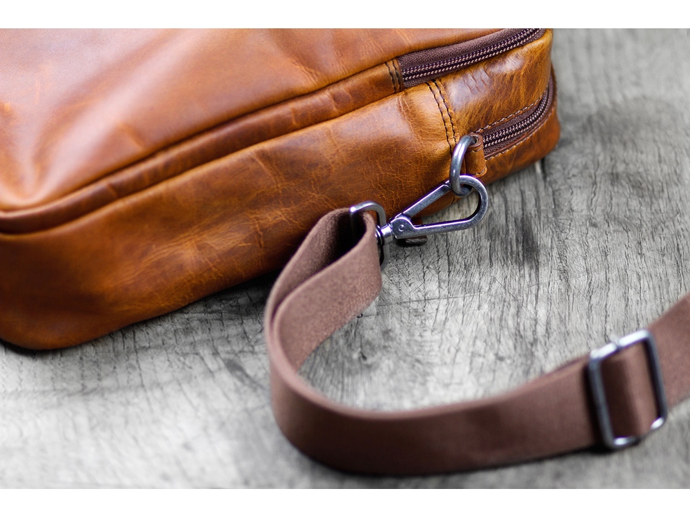 Сумка KLONDIKE DIGGER Earl, натуральная кожа цвета коньяк, 29 x 38 x 9 см