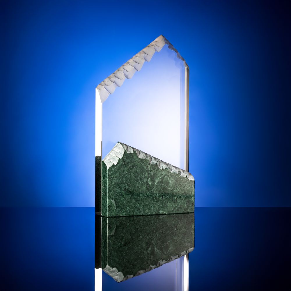 Стела Clifftop — пример нанесения логотипа () | Print Logo