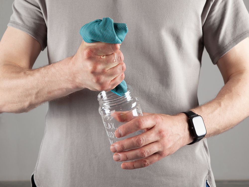 Охлаждающее полотенце Weddell — пример нанесения логотипа (Stride) | Print Logo