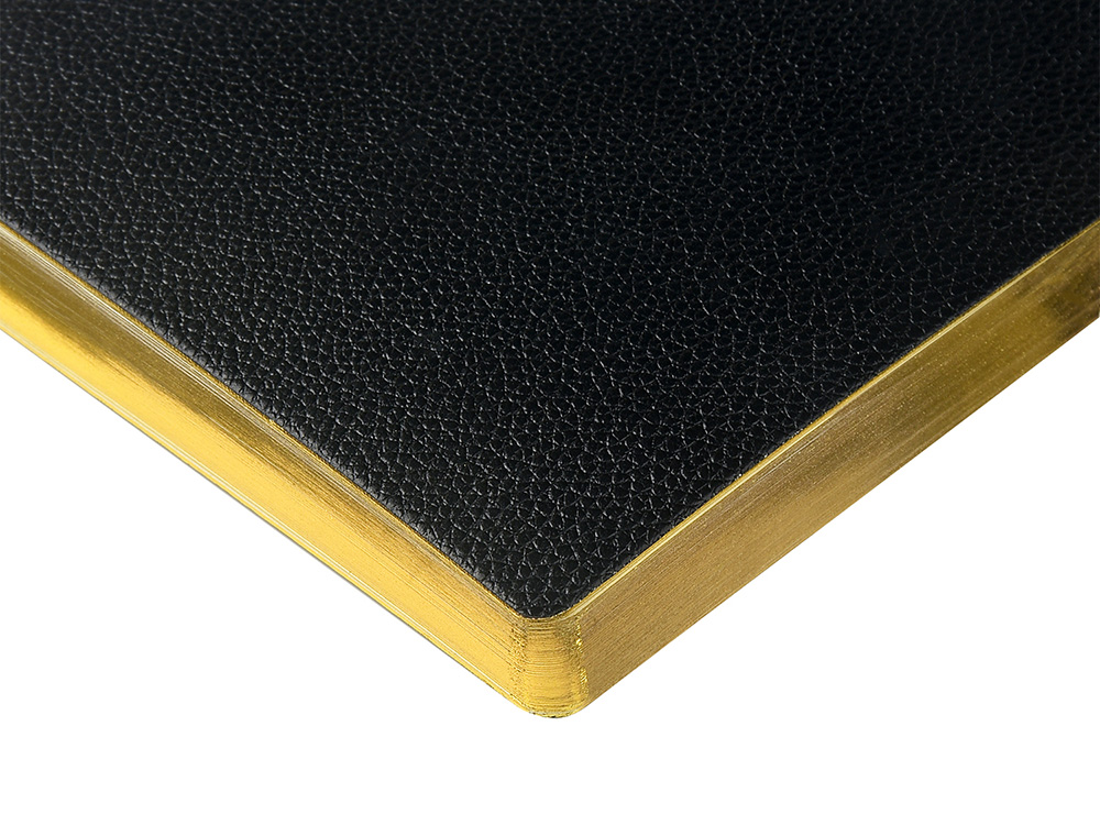 Ежедневник недатированный А5 Black с нашивкой, черный