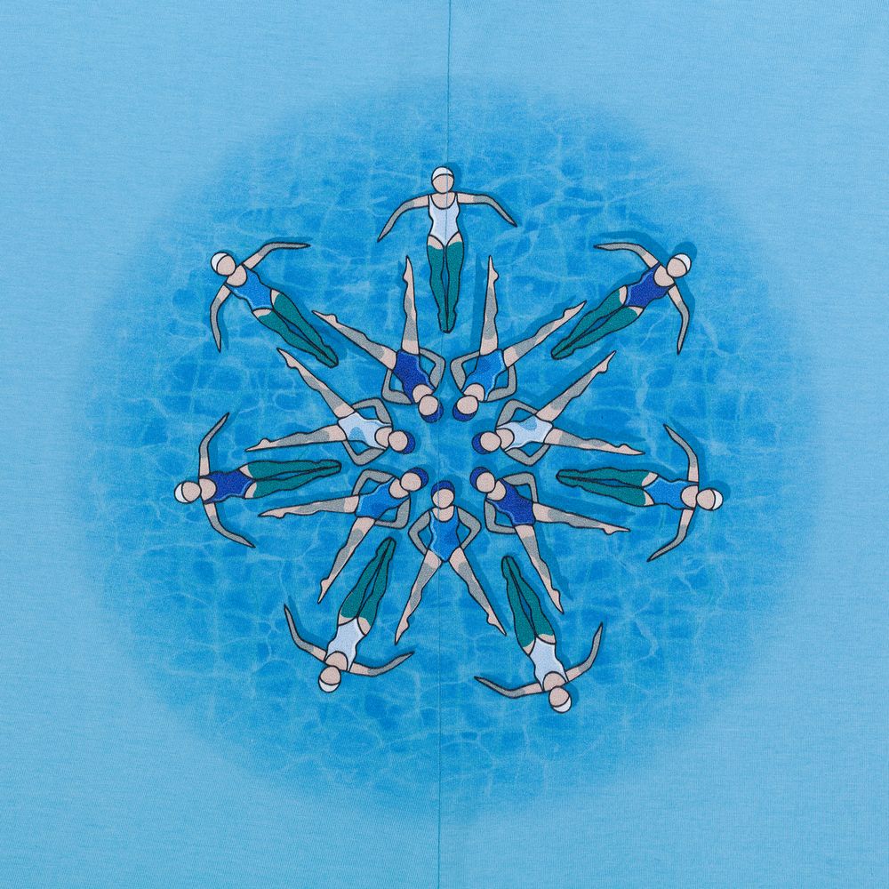 Футболка женская «Вместе и вовремя» — пример нанесения логотипа (Принтэссенция) | Print Logo