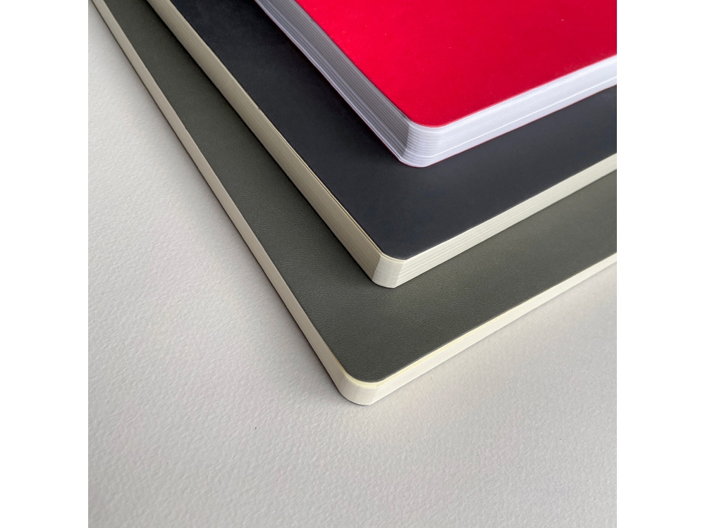 Скетчбук Sketch & Art в мягком переплете 140х210 мм, 100 л. бежевой бумаги 100 гр., серый