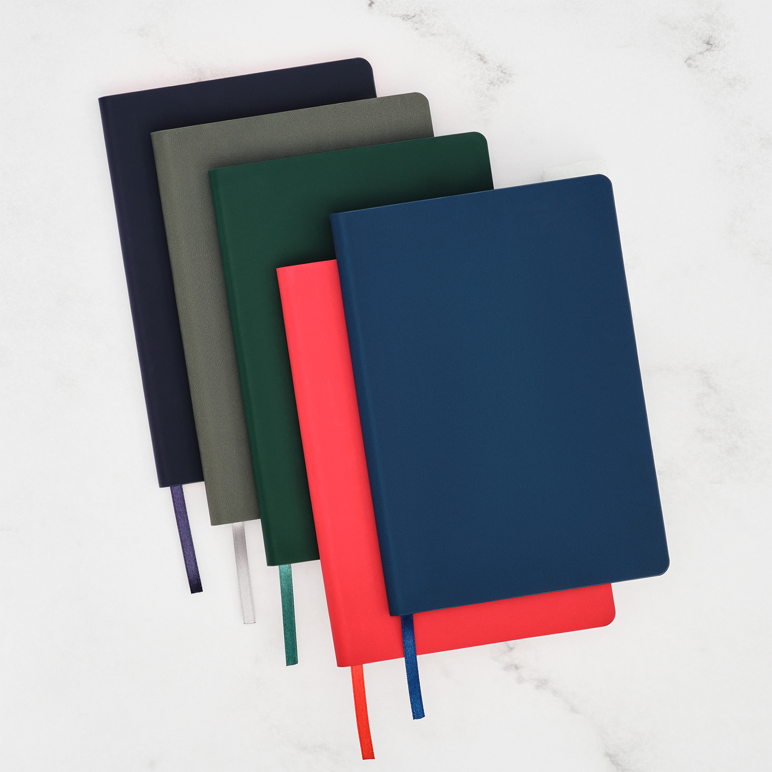 Ежедневник Латте софт-тач (Latte soft touch) недатированный, серый/красный фото на сайте Print Logo.