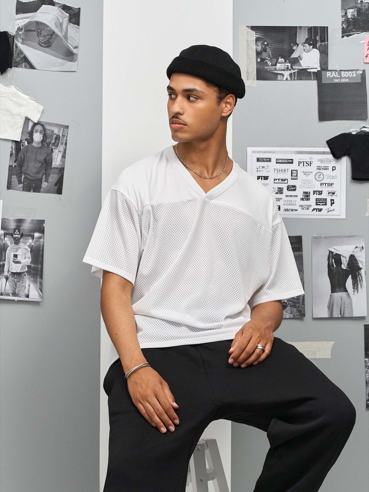 Футболка унисекс Nino с V-образным вырезом фото на сайте Print Logo.