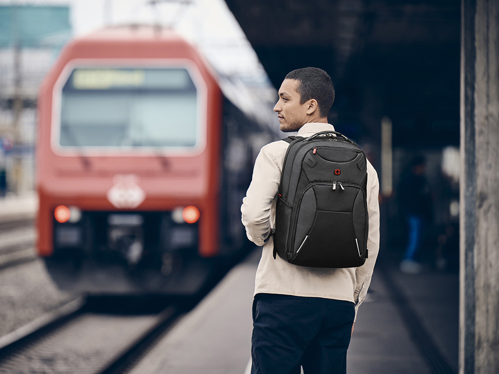 Рюкзак WENGER Cosmic 17, чёрный, переработанный ПЭТ/ПВХ/полиэстер, 34 x 23 x 49 см, 30 л