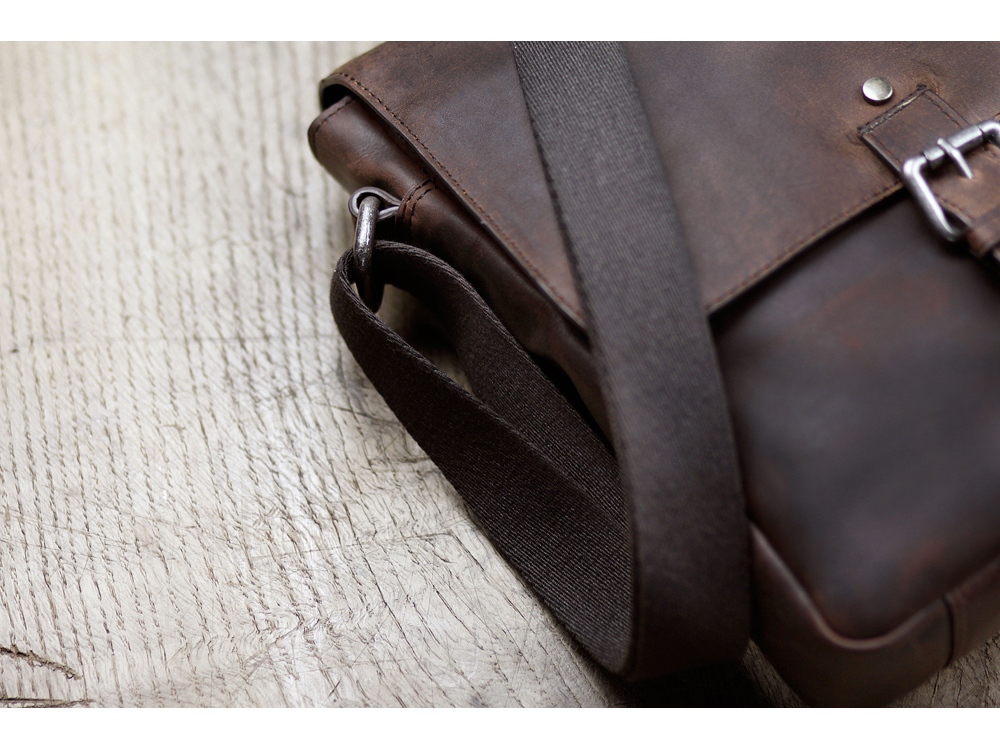 Сумка через плечо KLONDIKE DIGGER Erin, натуральная кожа в темно-коричневом цвете, 32 x 28 x 8 см