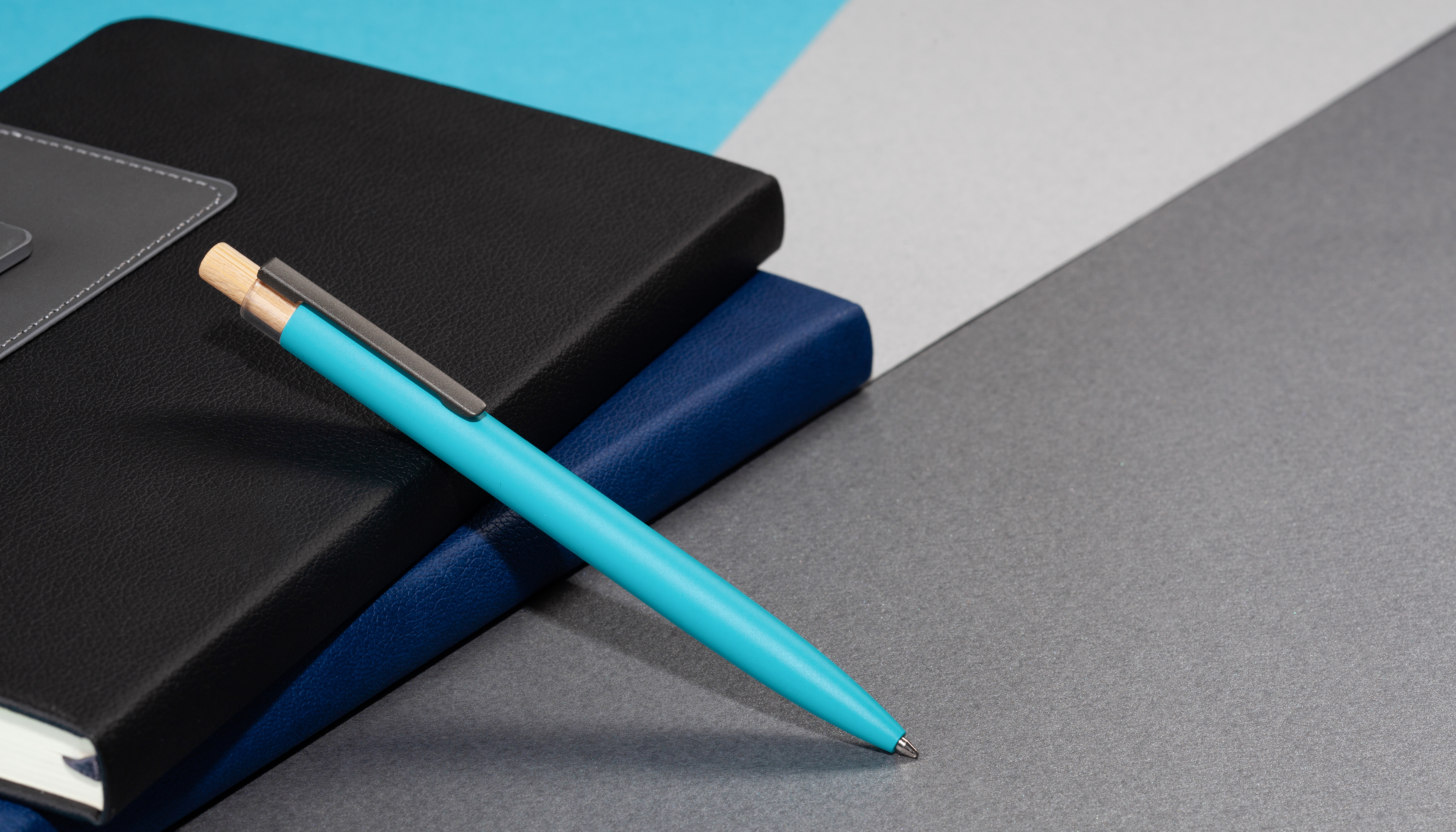 Ручка шариковая "Matt" с кнопкой из бамбука, бирюзовый