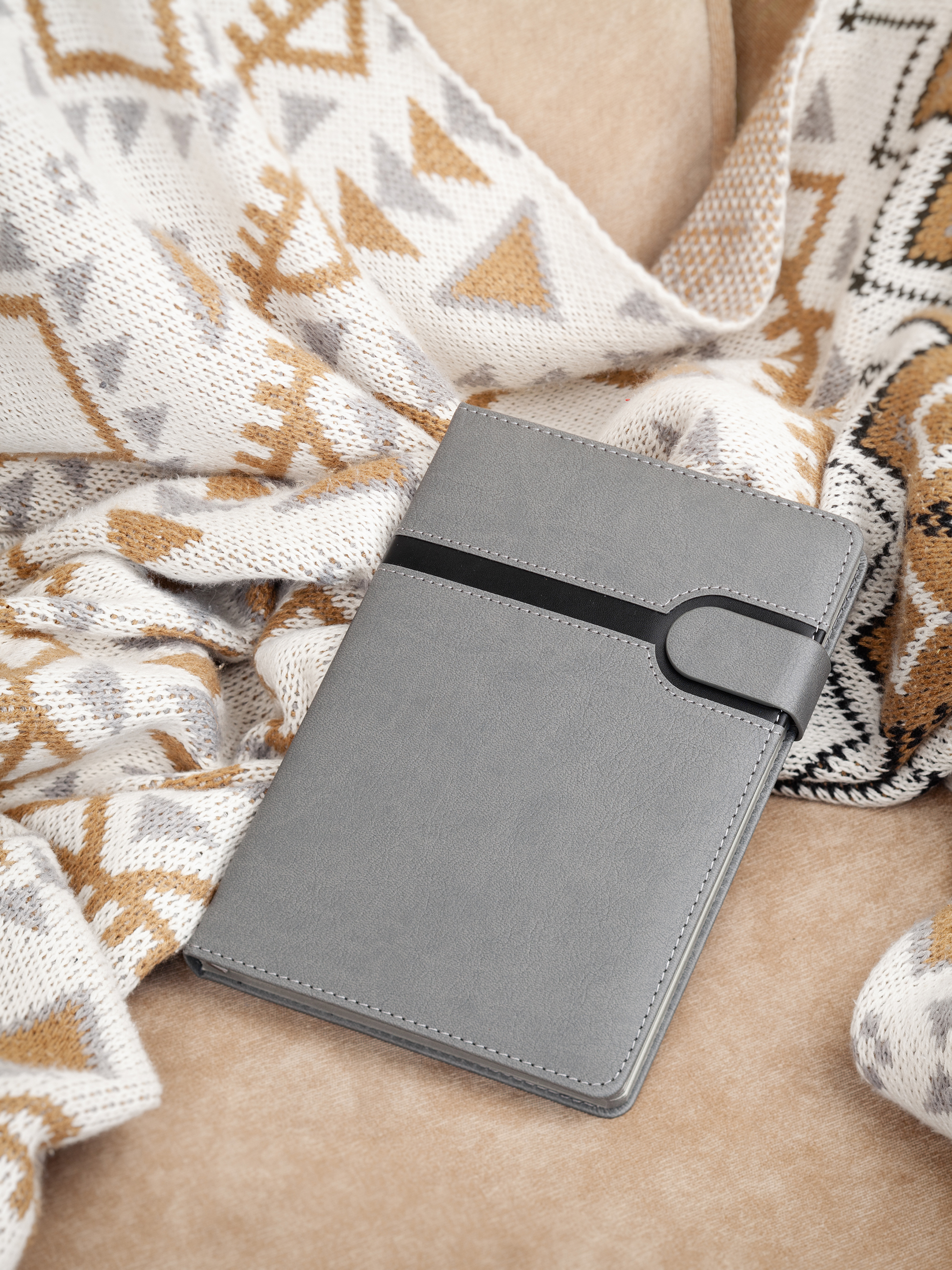 Ежедневник недатированный "Бари", формат А5, зеленый с серым