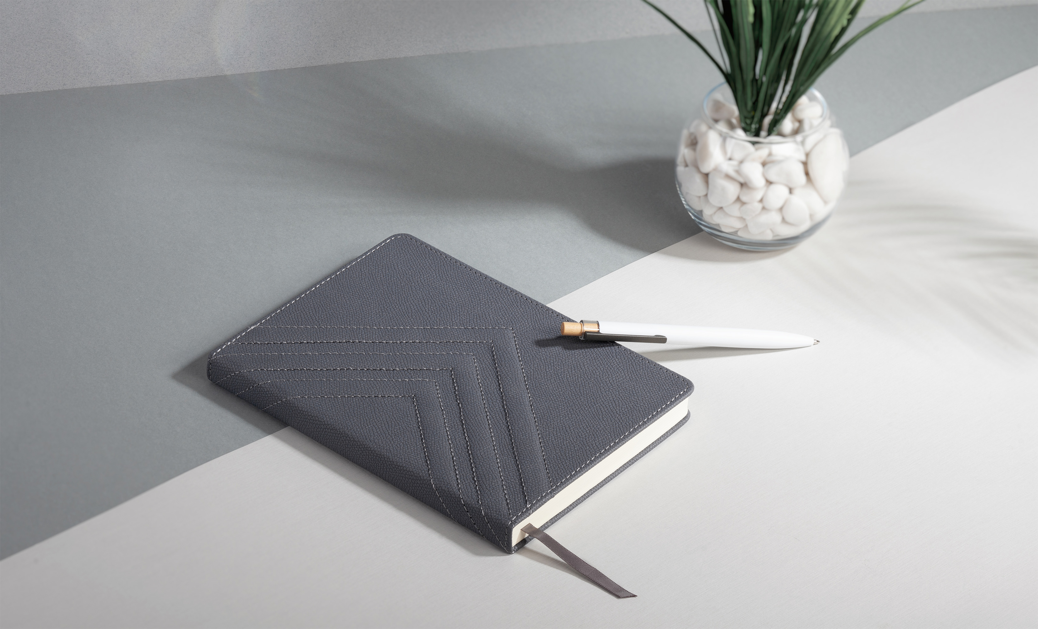 Ежедневник недатированный "Тоскана" с 3d-обложкой, формат А5, серый