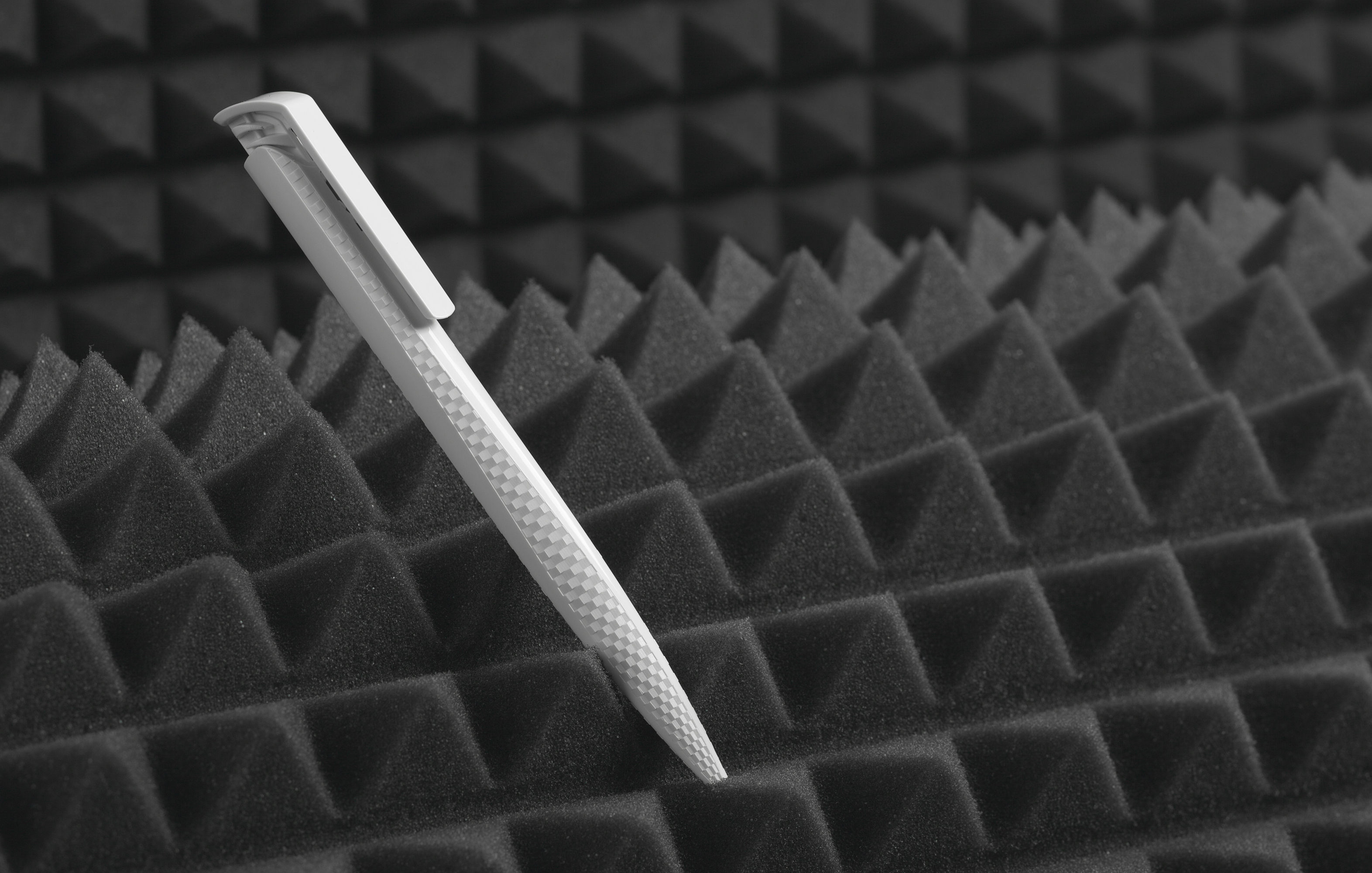 Ручка шариковая TRIAS CARBON, белый, белый