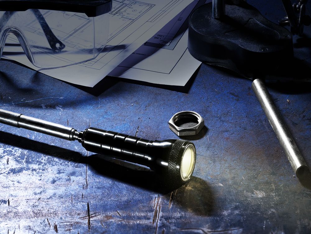 Телескопический фонарь с магнитом Flexion