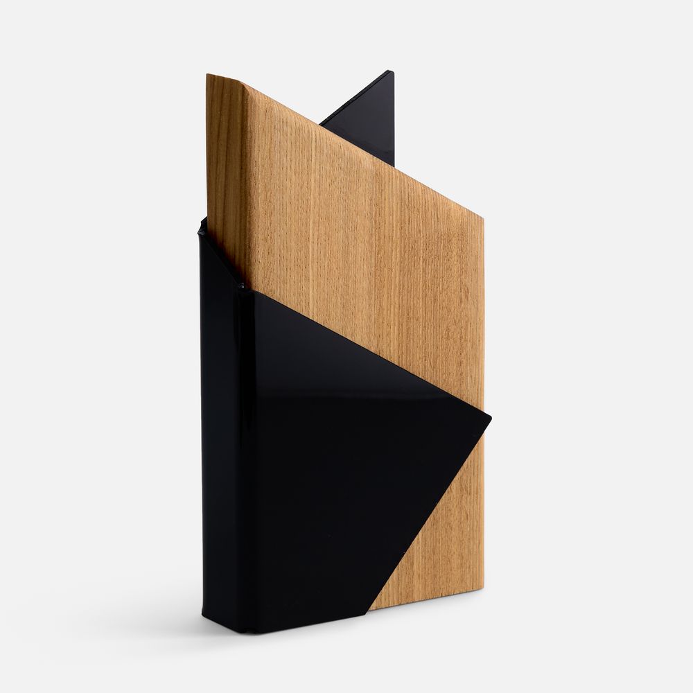 Стела Majestas — пример нанесения логотипа (сделано в России) | Print Logo