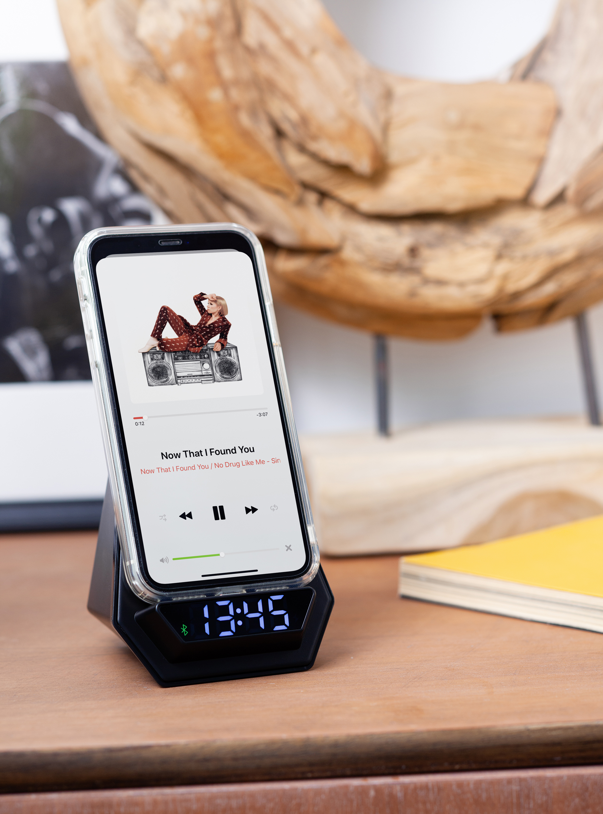 Настольная Bluetooth колонка (3Вт) "Smart Pyramid" с часами и беспроводным (15W) зарядным устройством, с подсветкой логотипа, черный