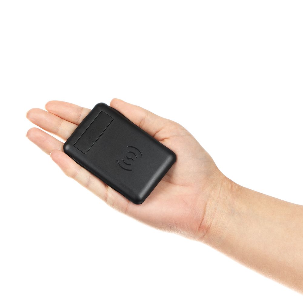 Органайзер с беспроводной зарядкой и набором адаптеров Octopod — пример нанесения логотипа (Uniscend) | Print Logo