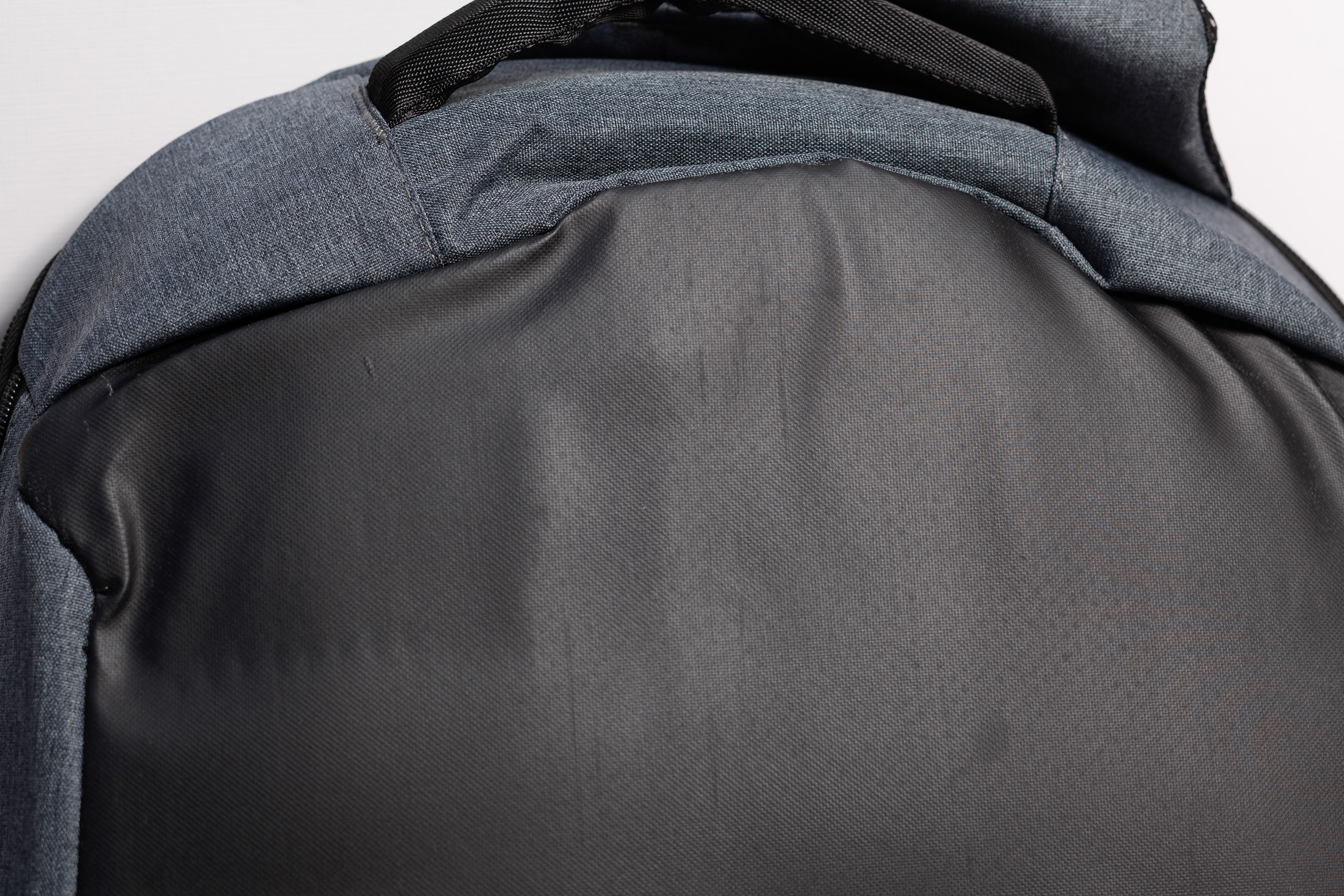 Рюкзак "Holiday" с USB разъемом и защитой от кражи, серый с черным