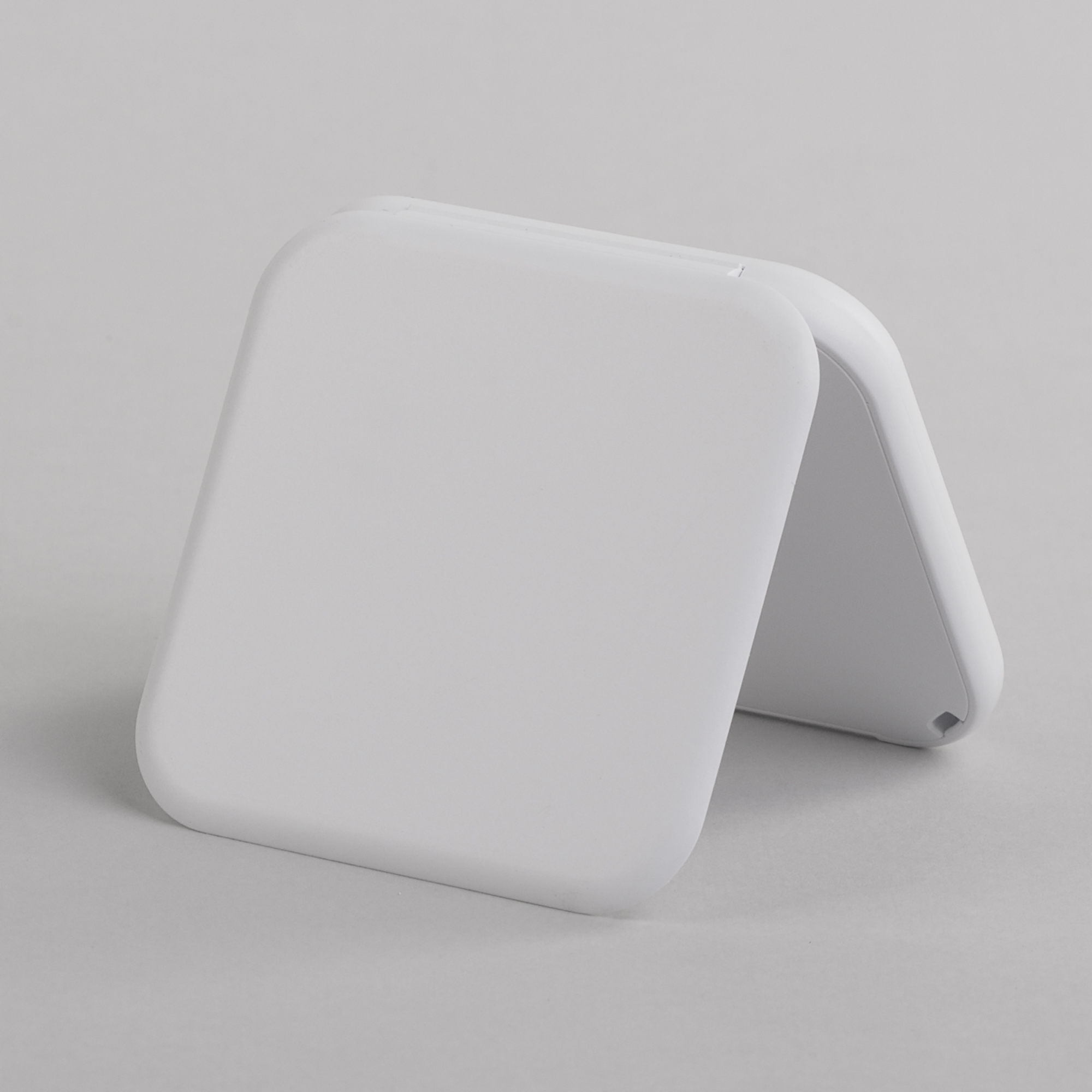 Настольное беспроводное зарядное устройство-подставка "Satellite" фото на сайте Print Logo.