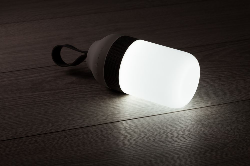 Защищенная колонка Eldflugg с кемпинговым фонарем фото на сайте Print Logo.