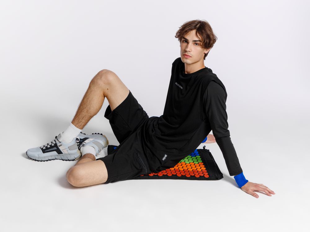 Массажный акупунктурный коврик с валиком Iglu