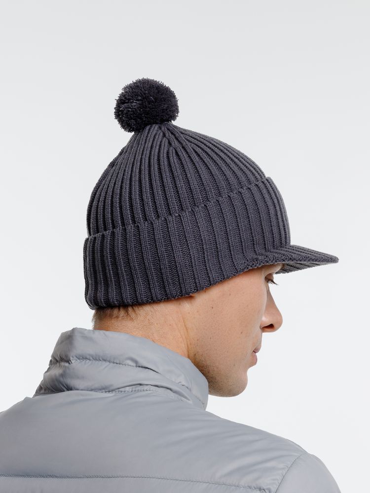 Вязаная шапка с козырьком Peaky фото на сайте Print Logo.