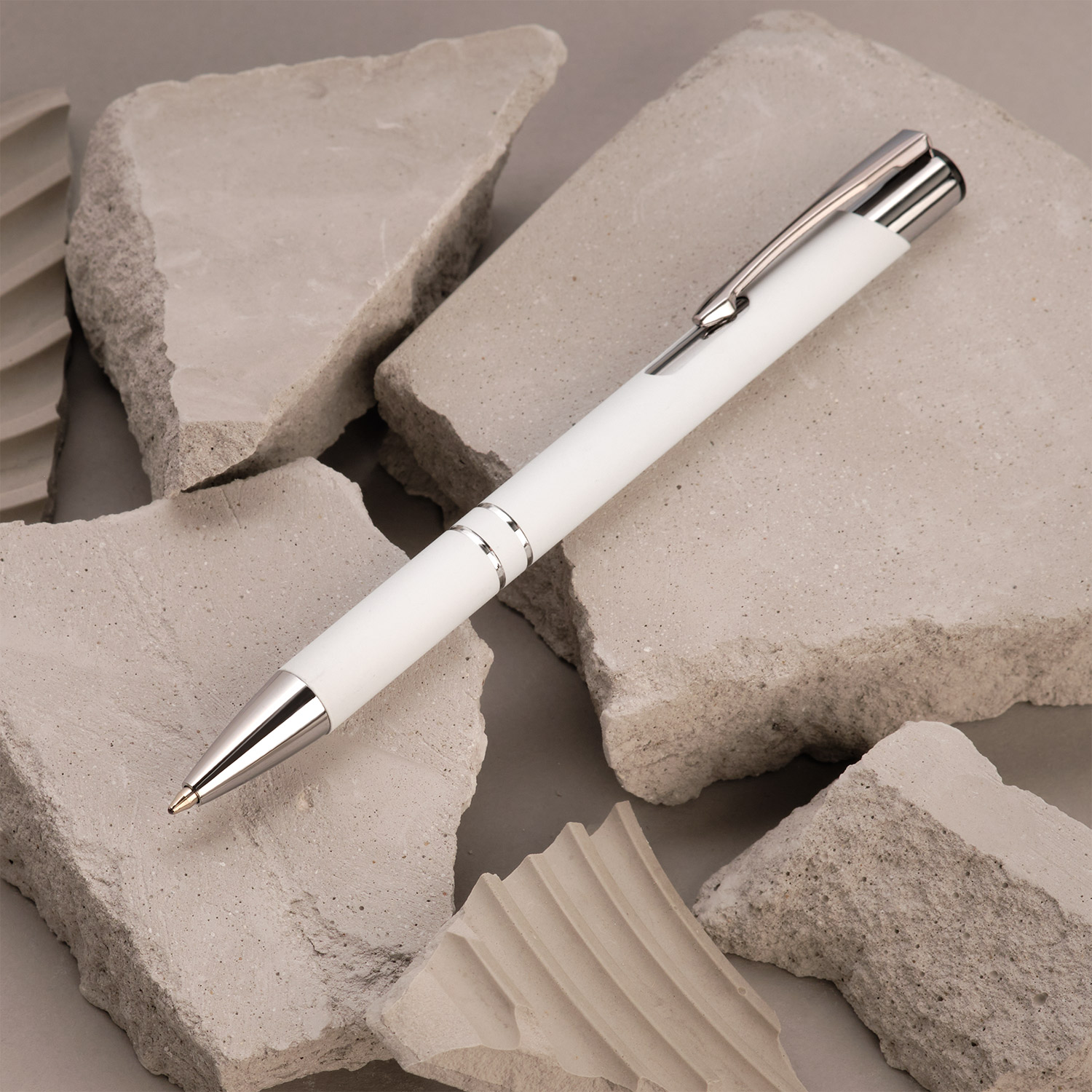 Шариковая ручка Альфа (Alpha), белая