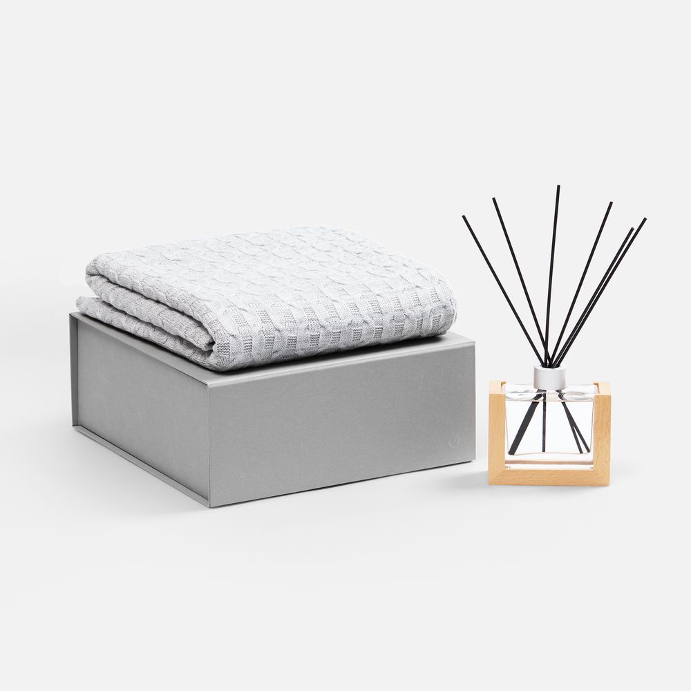 Коробка складная Quadra Fold — пример нанесения логотипа (сделано в России) | Print Logo