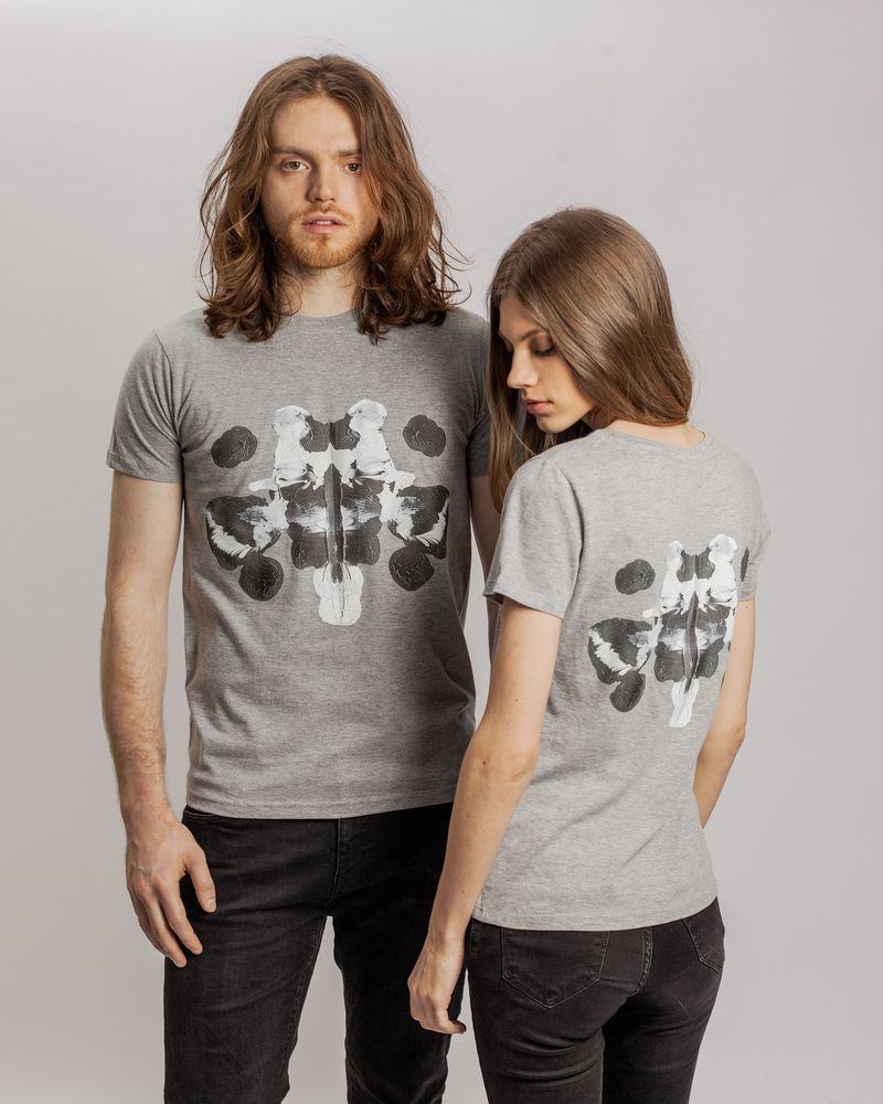 Футболка мужская «Подсознательность» — пример нанесения логотипа (Принтэссенция) | Print Logo