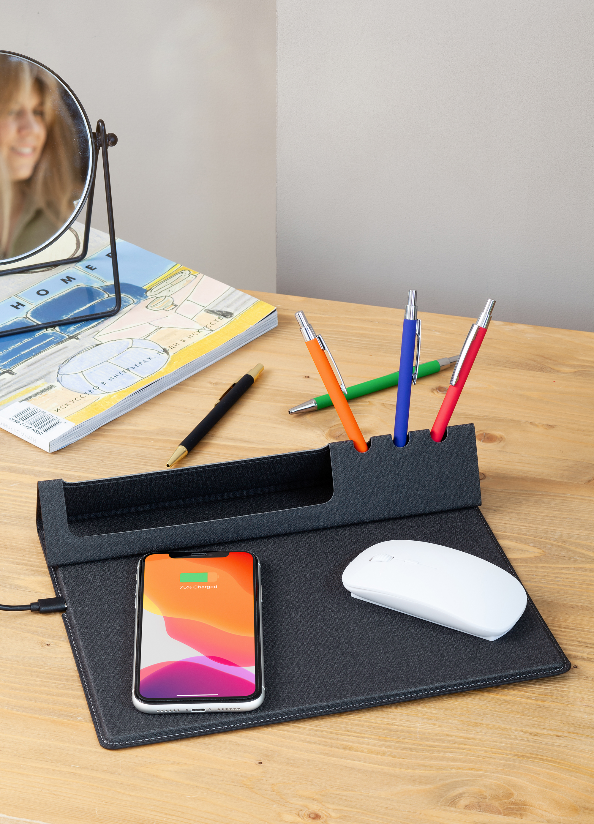 Настольная складная подставка "Cool Desk" с беспроводным (10W) зарядным устройством и ковриком для мыши, темно-серый