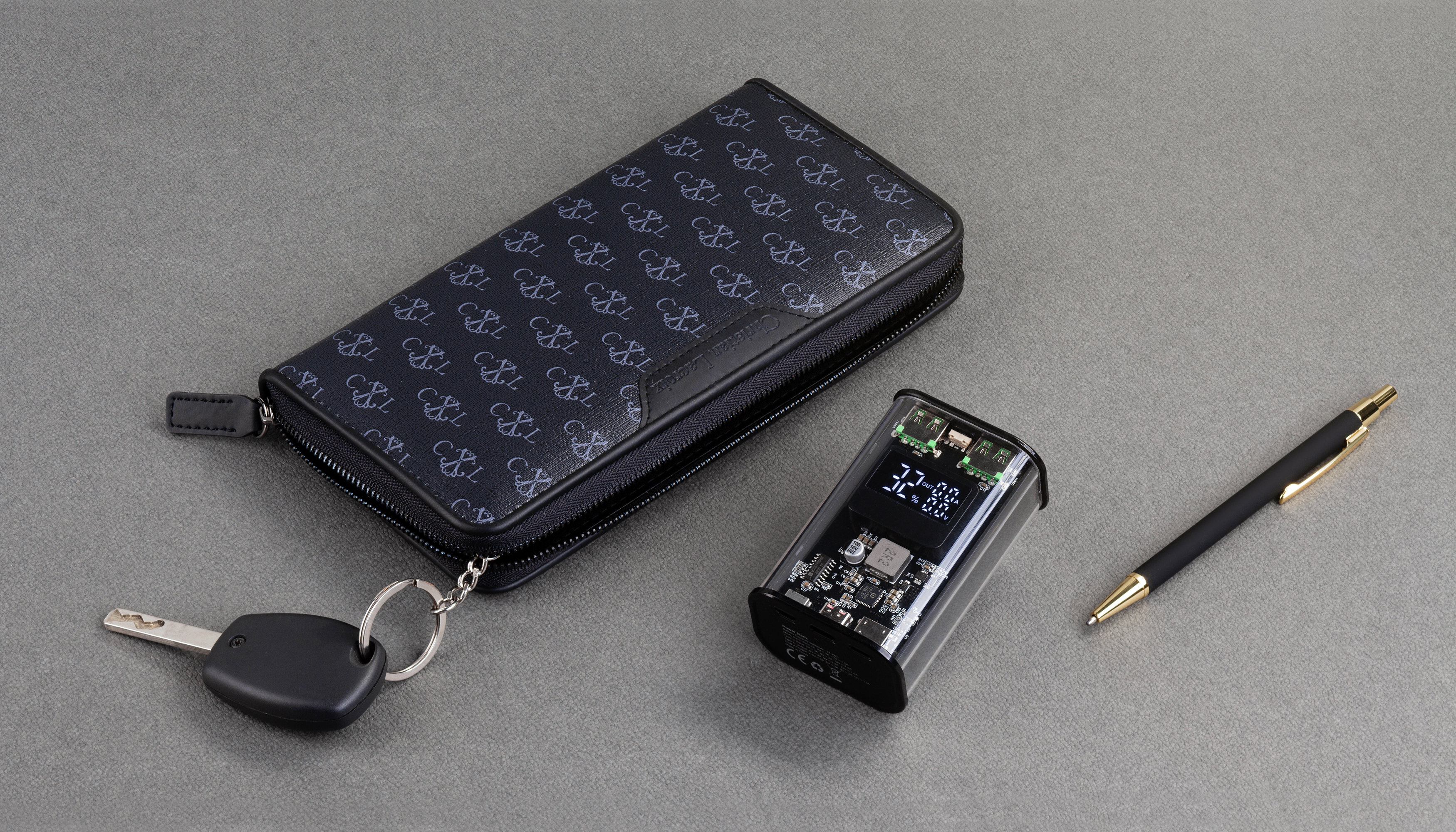 Зарядное (22.5W) устройство "Inside" 9000 mAh с прозрачным корпусом и цифровым индикатором заряда/напряжения/силы тока, черный