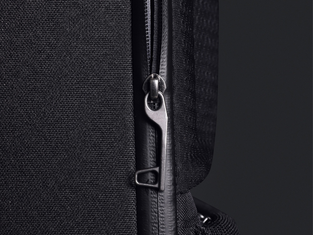 Водостойкий антикражный рюкзак Clickpack для ноутбука 15.6, черный