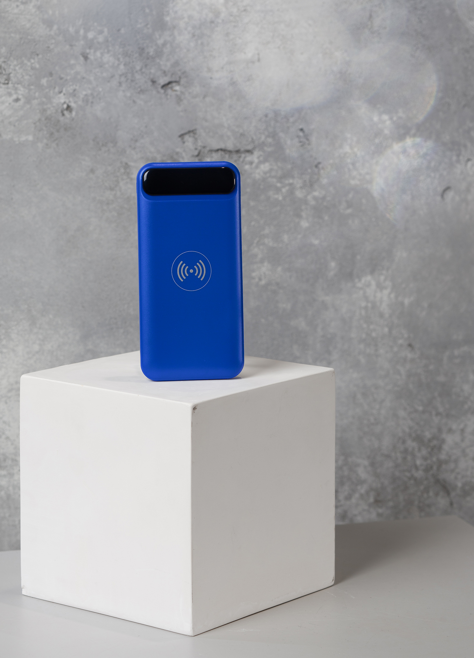 Беспроводное зарядное устройство "Quantum", 10000 mAh с цифровым индикатором заряда, синий