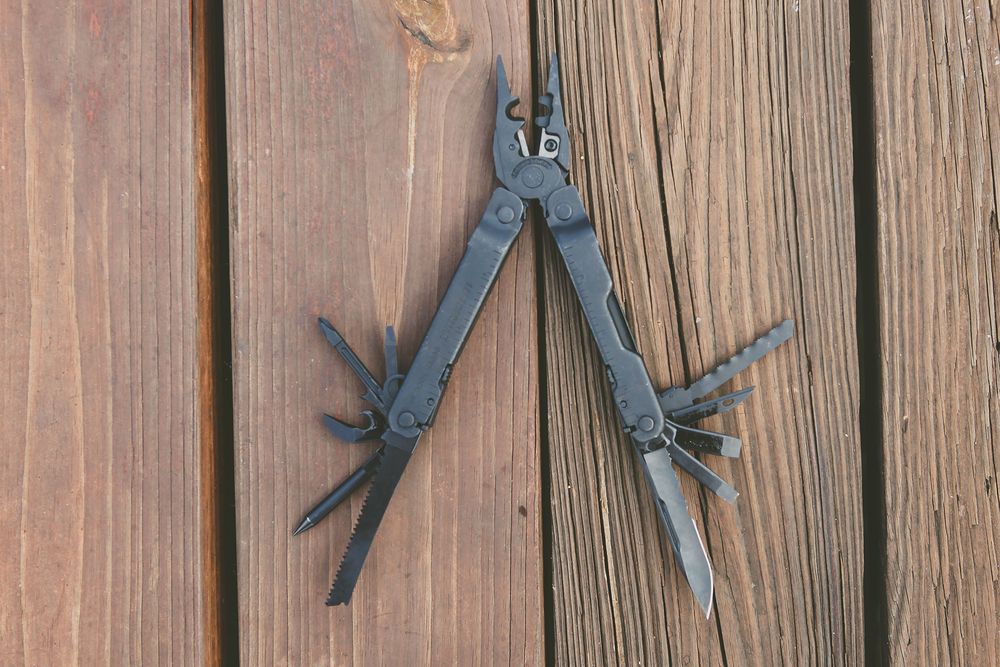 Мультитул Super Tool 300 EOD — пример нанесения логотипа (Leatherman) | Print Logo