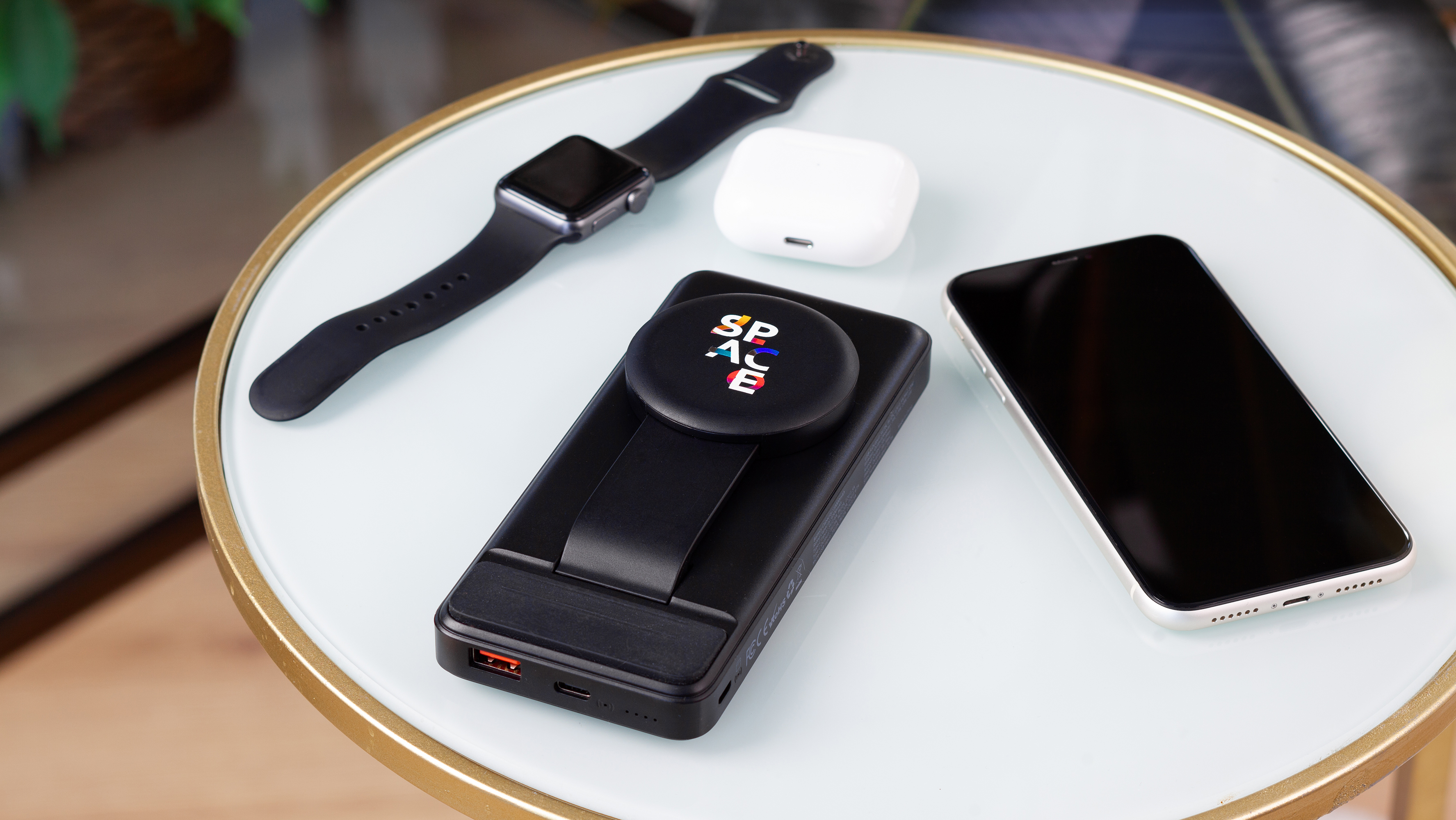 Беспроводная зарядная (20W/15W) станция-пауэрбэнк "Slider" 10000 mAh для смартфонов, наушников, часов, с подвижным зарядным блоком, черный