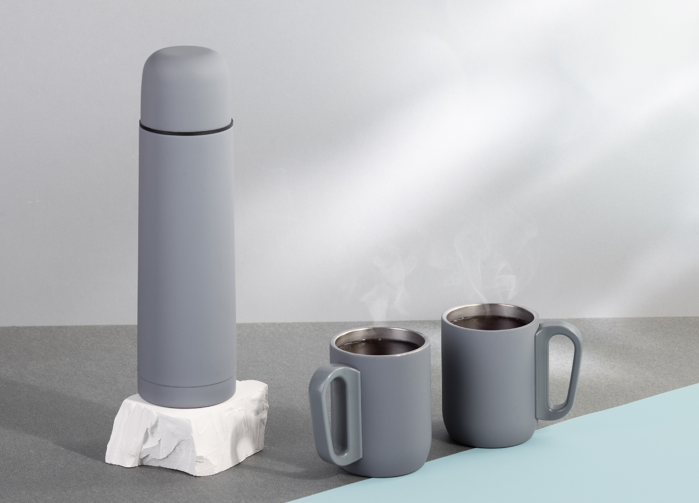 Набор "Гейзер" (термос, 2 кружки), покрытие soft touch, серый