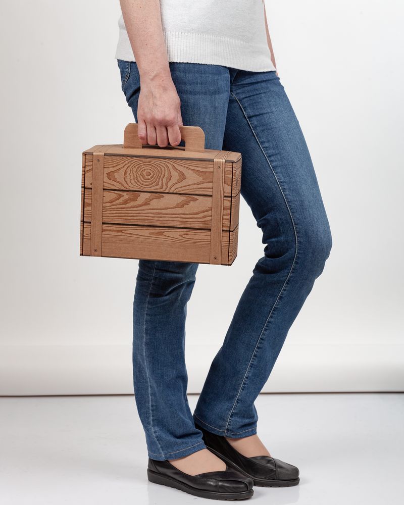 Коробка самосборная Suitable — пример нанесения логотипа (сделано в России) | Print Logo