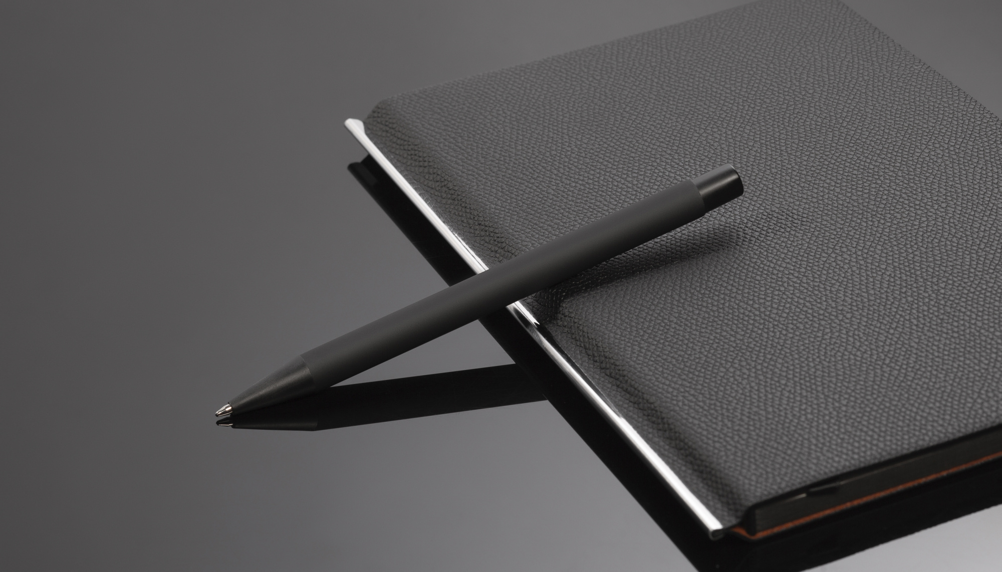 Ручка шариковая "Aurora", покрытие soft touch фото на сайте Print Logo.