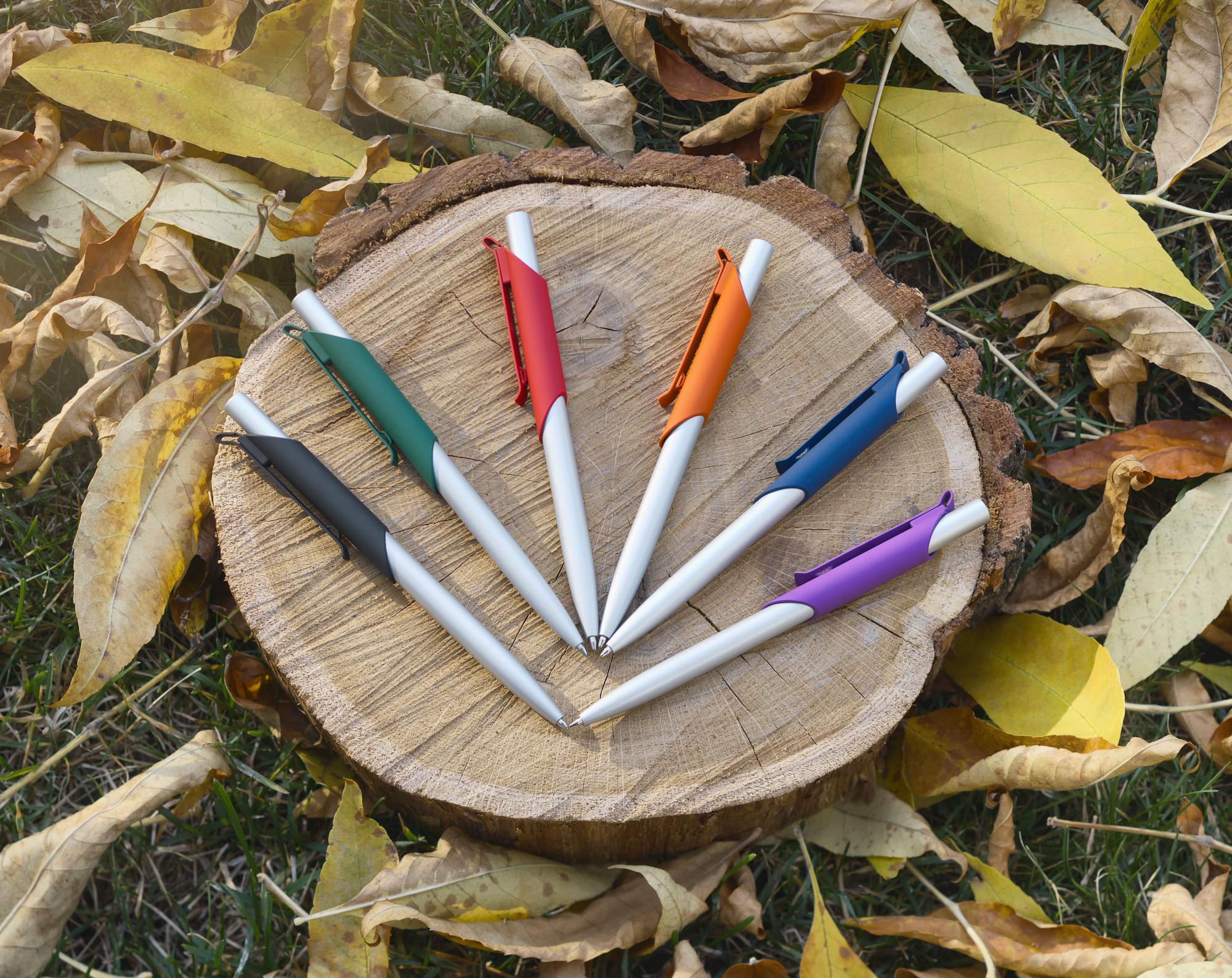 Ручка шариковая "Skil", покрытие soft touch фото на сайте Print Logo.