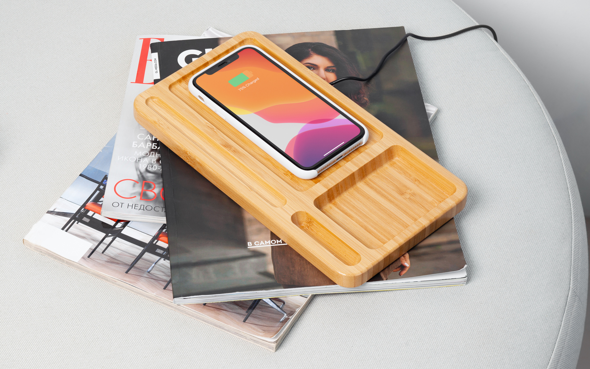 Настольный органайзер "Woodstock" с беспроводным зарядным устройством, бамбук фото на сайте Print Logo.