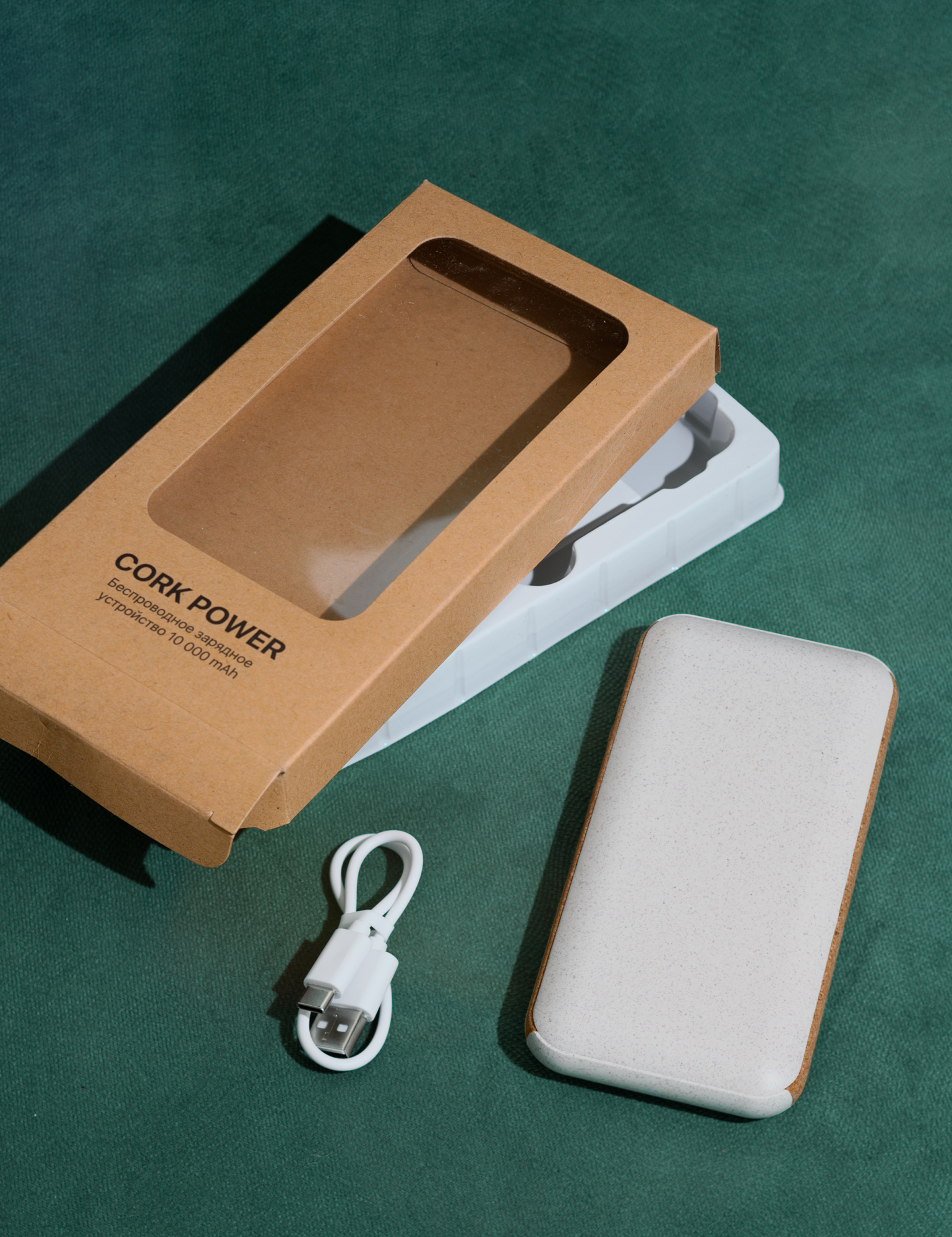 Беспроводное зарядное устройство "Cork Power" 10000 mAh, пластик/пшеничное волокно/пробка фото на сайте Print Logo.