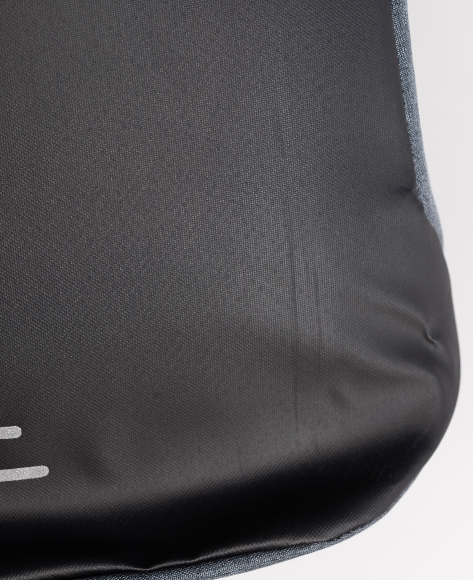 Рюкзак "Holiday" с USB разъемом и защитой от кражи фото на сайте Print Logo.