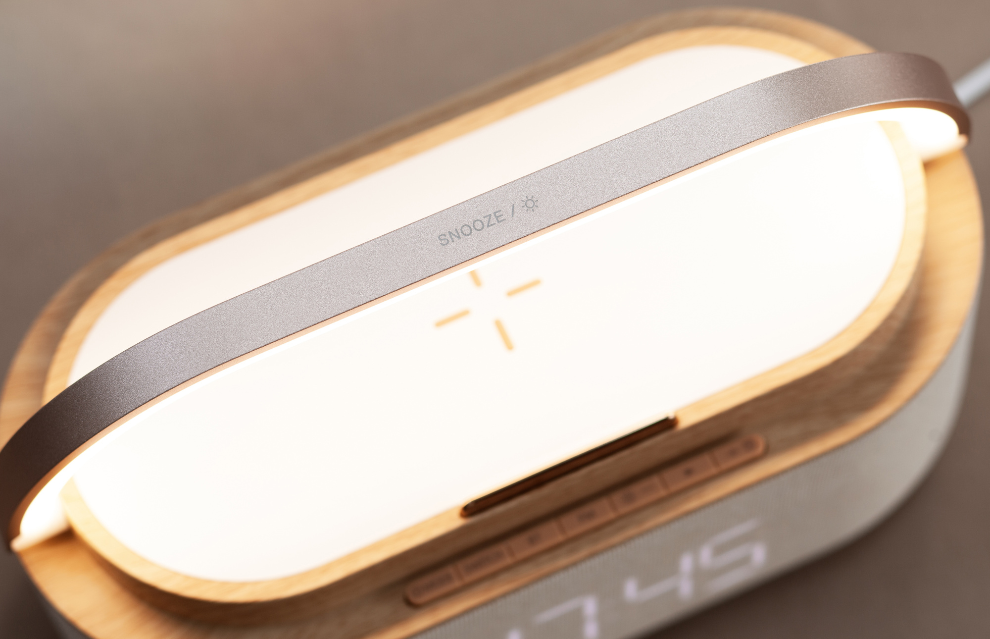 Bluetooth стерео-колонка "Smart Band" 10Вт (2х5Вт) с беспроводным (15W) ЗУ, лампой, часами, FM радио фото на сайте Print Logo.