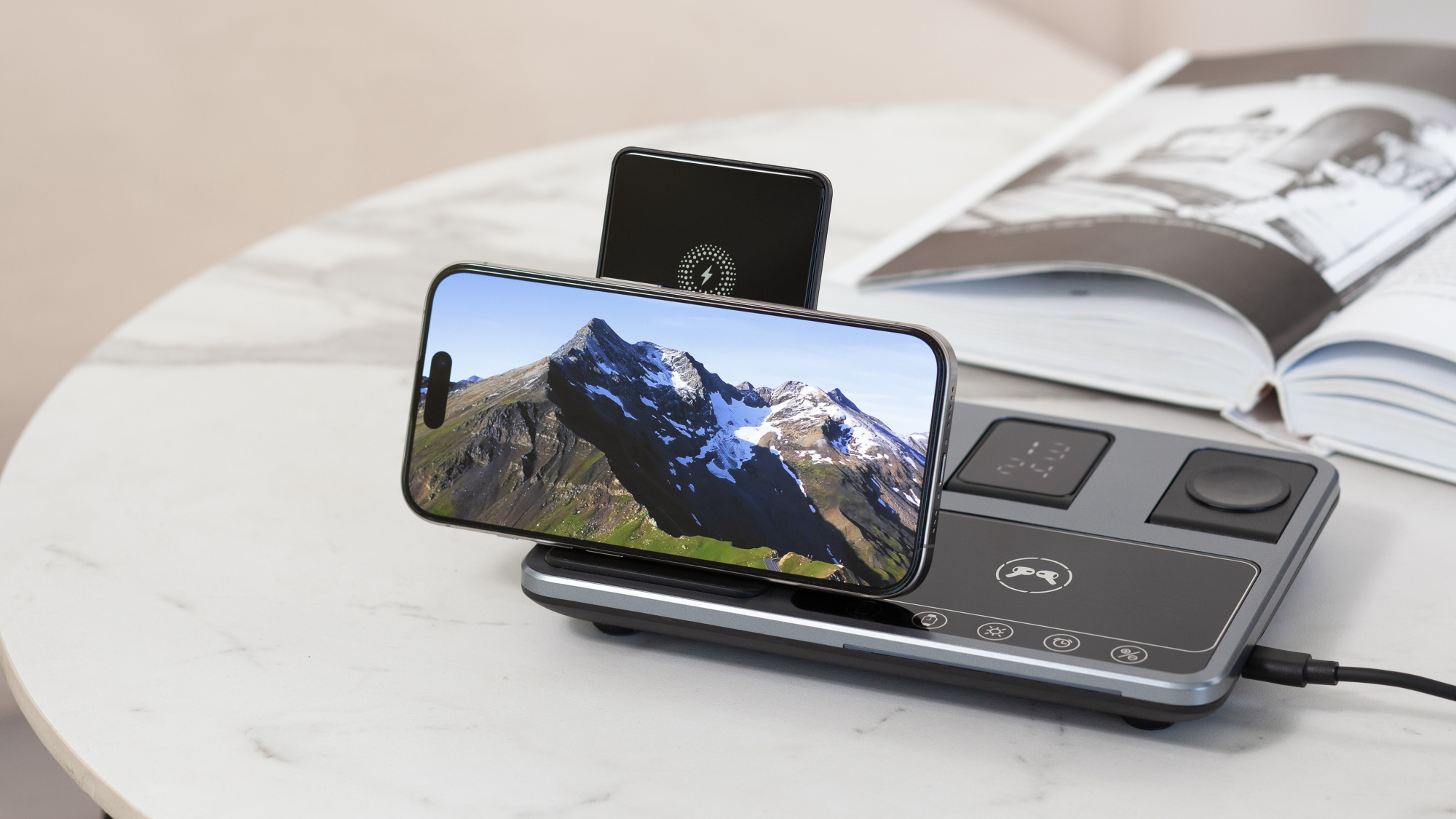 Беспроводная (15W) зарядная станция "Smart Lift" с сенсорным подъёмным механизмом, часами и ночной подсветкой фото на сайте Print Logo.