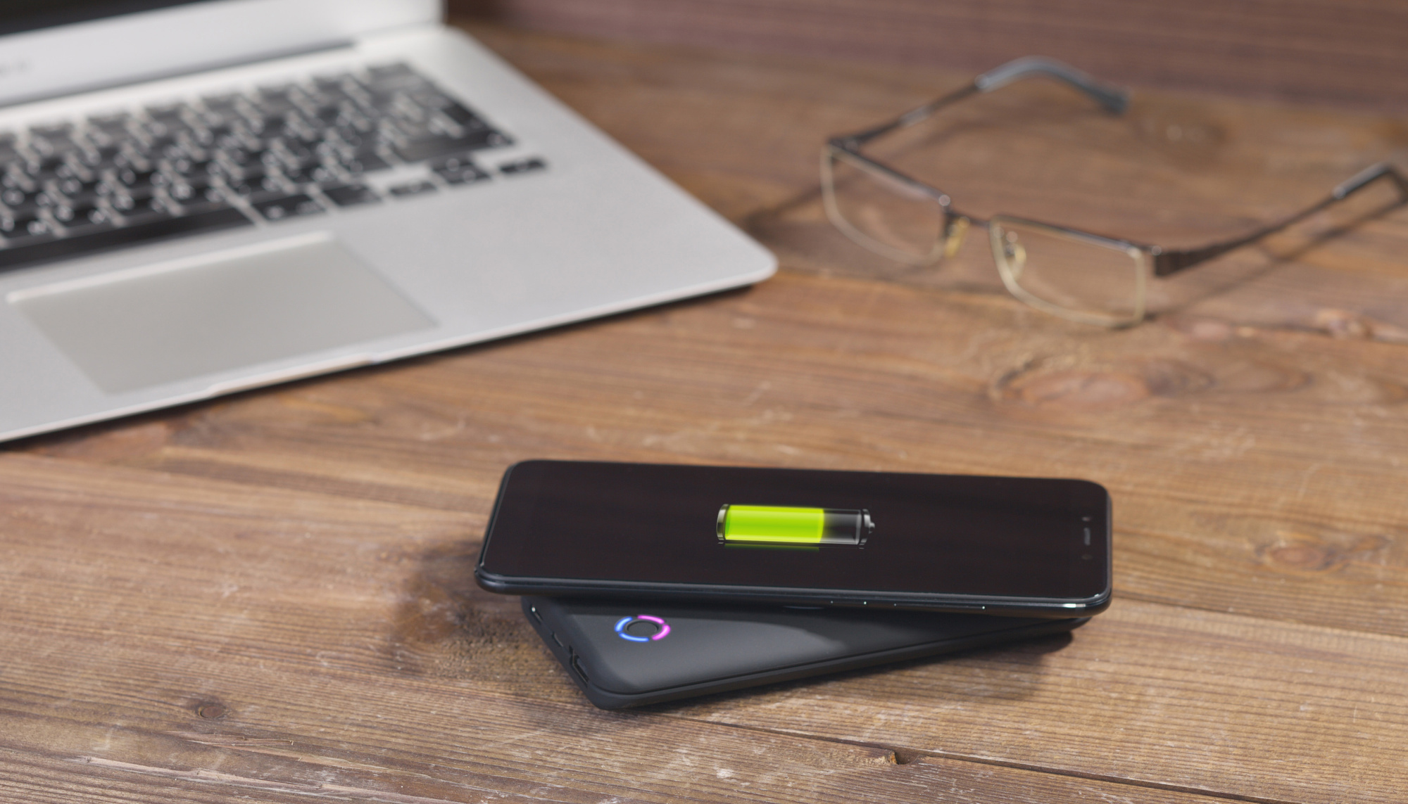 Беспроводное зарядное устройство "Fast SOFTTOUCH", 6000 mAh фото на сайте Print Logo.