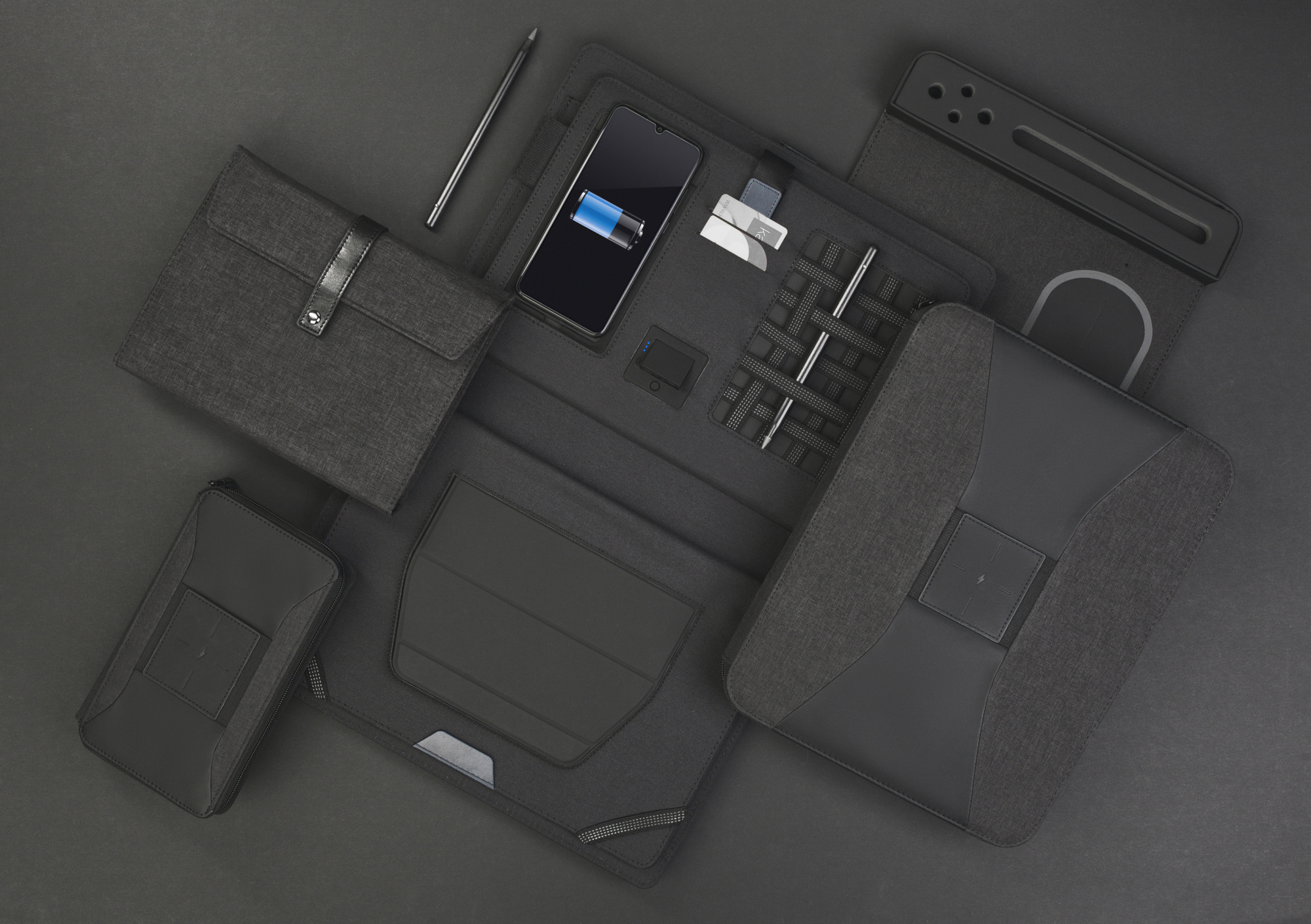 Папка А5 с беспроводным зарядным устройством 4000 mAh и блокнотом softtouch фото на сайте Print Logo.