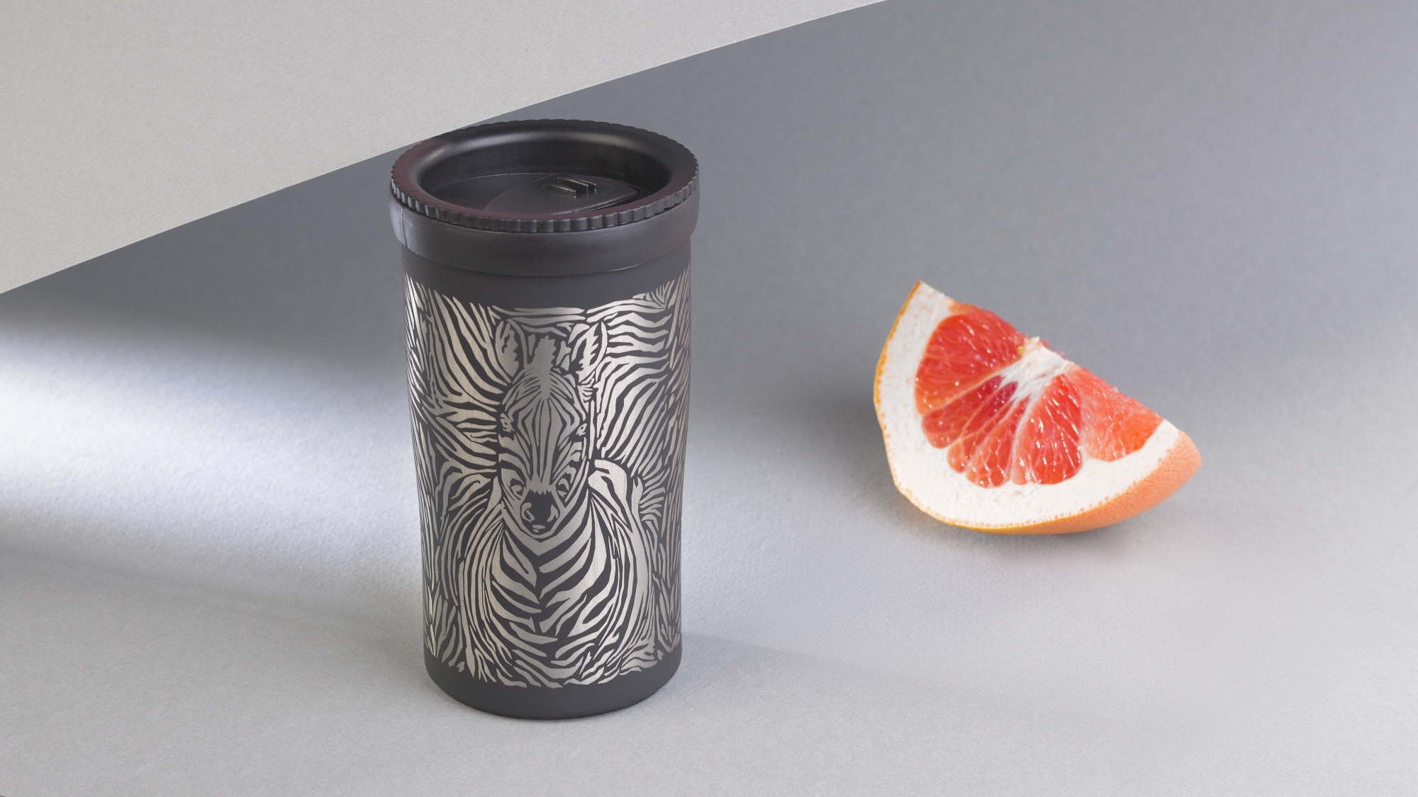 Термостакан "Миссури" 280 мл c гравировкой "Зебра", покрытие soft touch — пример нанесения логотипа () | Print Logo